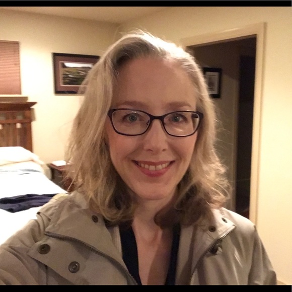 Meet your Posher, Tracy - Picture 1 of 3